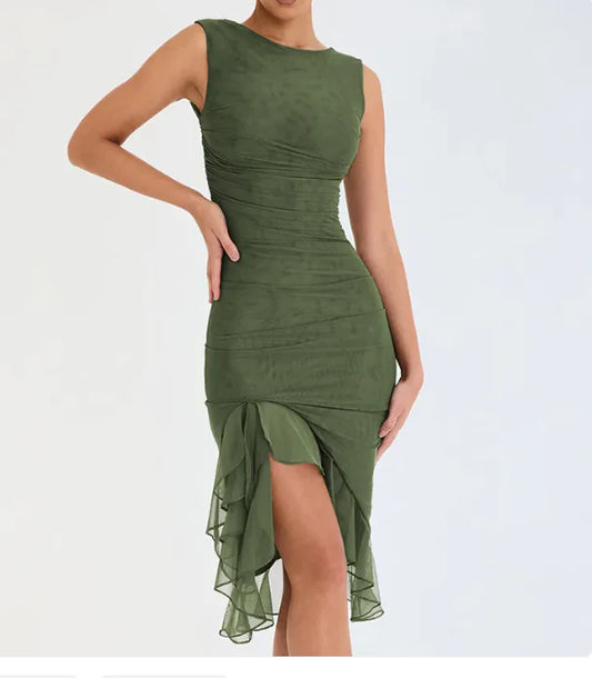 Chic Midi Dress Essentials